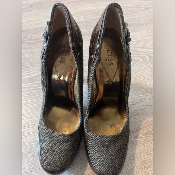 Guess Heels - Picture 2 of 3